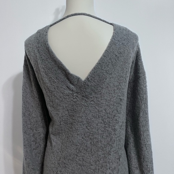 Sweater - Picture 4 of 5